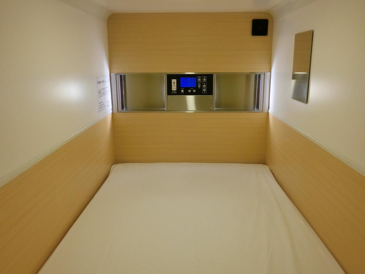 Capsule Hotel Valie Ebisucho Ōsaka Eksteriør bilde